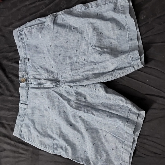Banana Republic shorts 9.5" inseam - Picture 1 of 3